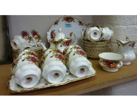 Royal Albert 'Old Country Roses' tea service - 12 place settings (lacking two saucers) 