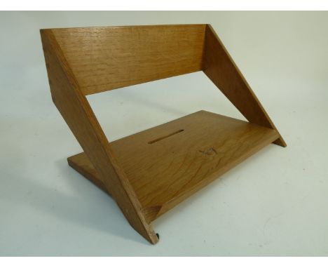 Yorkshire oak 'Wrenman' book trough, W31cm
