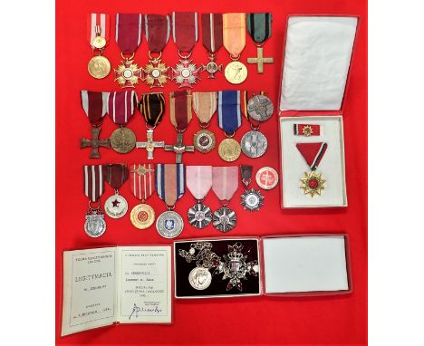 Lot of mainly Polish medals and badges (20). Named paperwork for Medal of Victory and Freedom 1945 with medal and miniature; 