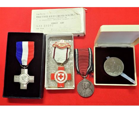 Lot of Civilian &amp;amp; Military medals (4). Specimen’ British 1939-1945 War medal. With broad arrow mark over “s” on rever