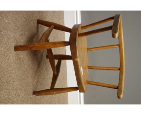 Small 20th century elm and beech hoop and stick back child's chair   Condition Report   Click here for further images, condit