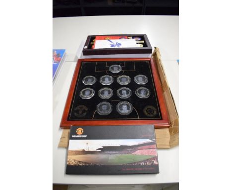 Manchester United Interest, Greatest Team of All Time plastic portraits on football pitch board, Danbury Mint Crests of Manch