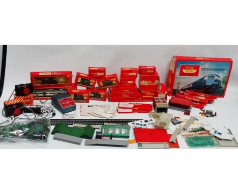 Tri-Ang Hornby 00 - a large collection of railway related items, to include 'The Blue Pullman RS.52', 'Ambulance Car R.248', 