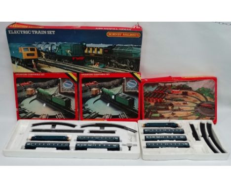 Hornby Railways - 'Operating Turntable Set R410' x 2, another Set R873-9130 (part set) and Set R 825-9140 00-511'.