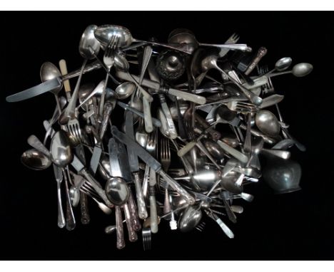 A large quantity of silver plated flatware - mixed part services (qty)