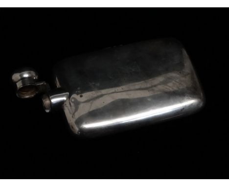 A silver hip flask - Birmingham 1916, height 17cm, weight 167g.