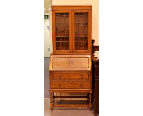 Light oak bureau bookcase with fitted interior and barley twist supports. Keys in office 74 x 90 x 42 cm