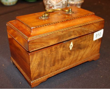 Baize lined mahogany box with removable internal shelf W: 23 x D: 13 x H: 12 cm
