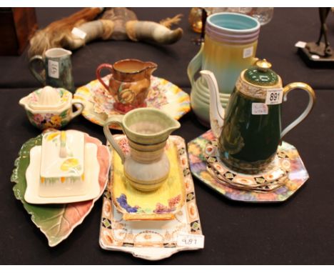 Quantity of good Art Deco style ceramics