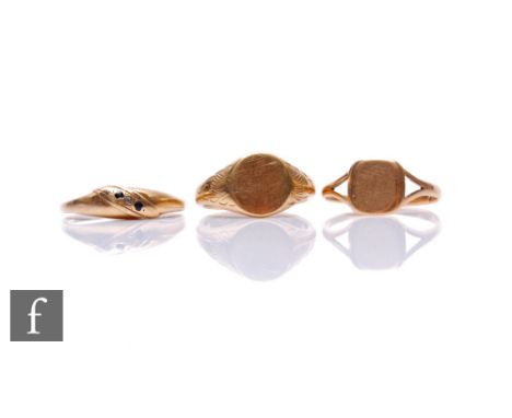 A group of three 9 carat gold rings, to include two panel front signet rings, size M and O, and a further stone set ring N, t