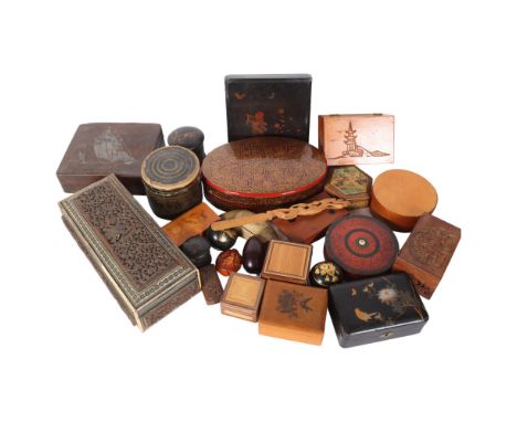 DESCRIPTION CHANGE - Snuff bottle, scrimshaw style box, jewellery boxes, etc
