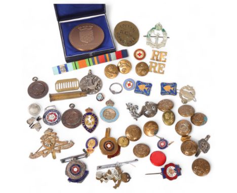 A collection of various military buttons and badges, KCC Special Constable, and a silver RAF sweetheart ring, size O 