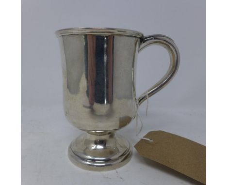 A Victorian silver tankard, on stepped circular base, James Dixon & Son, Sheffield 1851, approx. 7.3 troy oz, H.13cm 