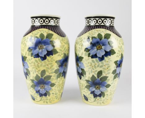 Couple vases marked Villeroy &amp; Boch Wallerfang (1874-1909) Ceramic, colorful floral decor. Koppel vazen gemerkt Villeroy 