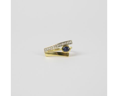 Gold ring 18 kt with diamonds and sapphire Gouden ring 18 kt met briljanten en safier