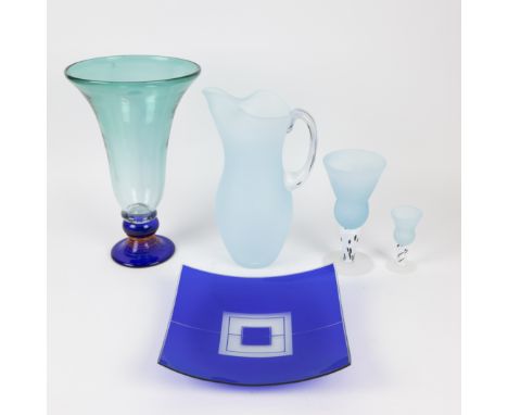 5 pieces of glassware amongst other Costa Boda (3)5 stuks glaswerk onder andere Costa Boda (3)H 10 - 32.5 cm & 24 x 24 cm