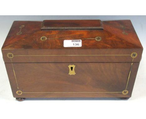 A Regency mahogany sarcophagus tea caddy, 17 x 35 x 17cm 