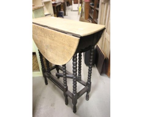 Small Oak Gate-leg Table