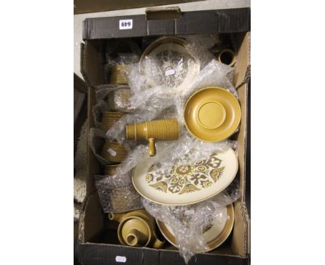 Langley 'Canterbury' Tableware (29 pieces) including 6 cups, Saucers, 2 teaplates, 6 dessert plates, Teapot, sugar bowl, vine