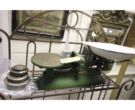 Avery Green Enamelled Scales with Weights