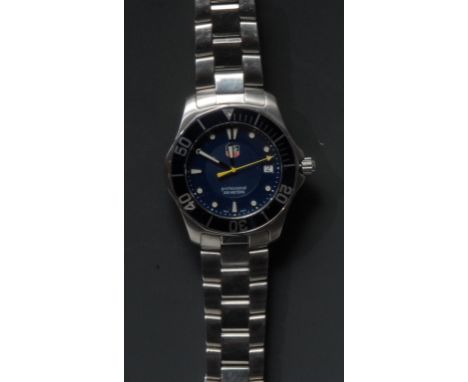 Tag Heuer  - a Professional Dive 300 bracelet watch, ref WAB1112, GW1681, blue dial and fixed bezel, dot and block luminous b