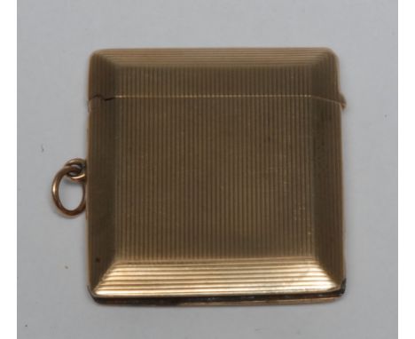 A 9ct gold rounded rectangular vesta, engine turned, Chester 1917, 26g