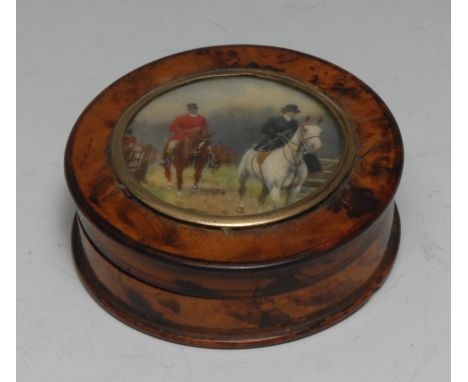 A Victorian circular scumbled snuff box, push-cover with an inset fox hunting scene, faux tortoiseshell interior, 6cm diam, c
