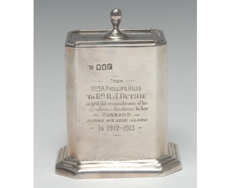 A Britannia Standard silver canted rectangular caddy, with sliding cover, stepped base, 11.5cm high, Harry Freeman, London 19