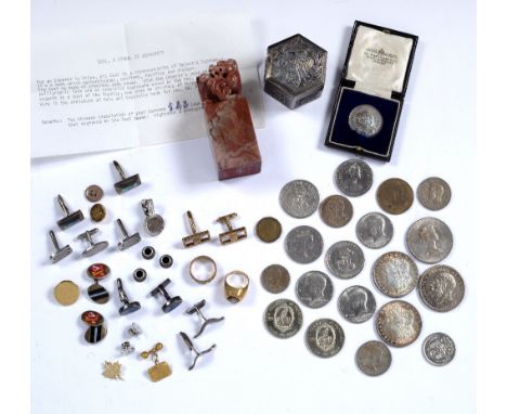 Collection of items to include:  A boxed Chinese seal, Chinese white metal box, pair of 9ct gold cufflinks, 10g approx overal