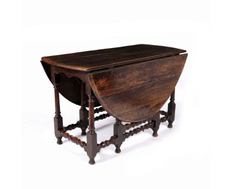 Large oak gateleg table 18th Century, with bobbin-turned supports, 130cm x 160cm x 74cm high