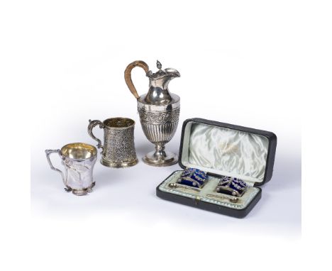 Pair of cased silver table salts  with blue glass liners, bearing marks for Joseph Rodgers &amp; Sons, Sheffield, 1898, a Geo