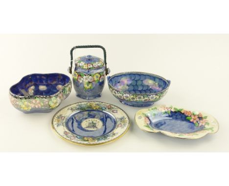 A Malingware biscuit jar and cover, 
height 7", Malingware bowls with blue scale interior, etc., (5).