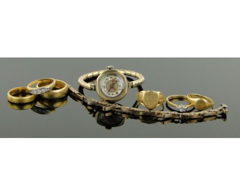 Quantity of gold jewellery
including 22ct band ring 5.5g, 18ct band ring 8g, 4 other 18ct rings 11g total, lady's gold cased 