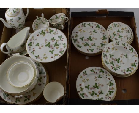 Wedgwood Wild Strawberry. A good quantity of mixed dinner and tea ware to include, 6 x 8" plates, 6 x 8" bowls, 5 x 9" plates