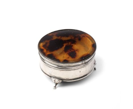 Silver lidded trinket box with tortoiseshell insert with loose interior, 8cm diameter, Birmingham 1923.  