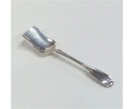 A Victorian fiddle pattern silver caddy scoop. London. By IL&amp;HL. Approx. 27 grams. Est. £20 - £30.