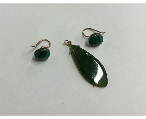 A gold mounted jade pendant together with malachite earrings. Approx. 6 grams. Est. £40 - £60.
