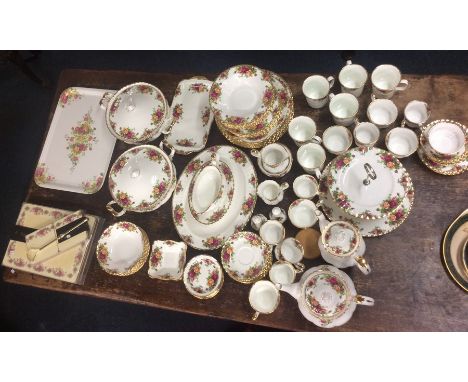 An extensive 'Old Country Roses' pattern tea, coffee and dinner service. Est. £60 - £80.