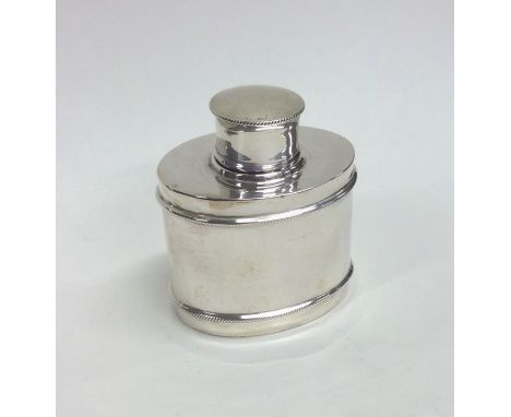 A Georgian style Continental silver tea caddy with reeded decoration. Approx. 73 grams. Est. £40 - £60.