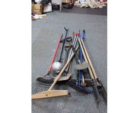 A job lot of gardening tools including a cordless strimmer (no charger) (items not on site viewing by appointment, collection
