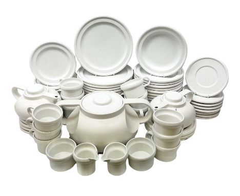 Mid 20th century Laveno part tea and dinner service, to include covered twin handled tureen, twelve dinner plates, fourteen t