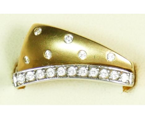 Favori, a Turkish 14K two colour gold and brilliant cut diamond dress ring, R, 5.1gm 