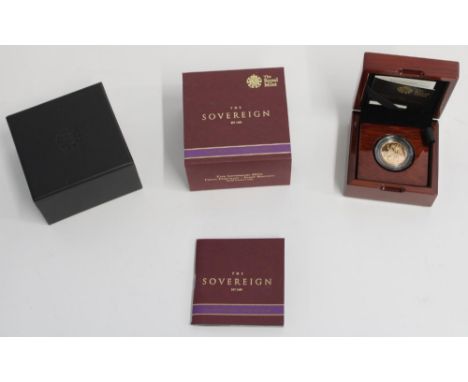 Royal Mint ERII 2015 gold sovereign Fifth portrait - First Edition encapsulated with original box and cert. 