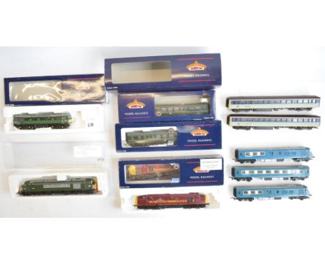 Collection of well used OO gauge electric diesel locomotive models to include Bachmann 2 car DMU set 32-911 (dummy and power 