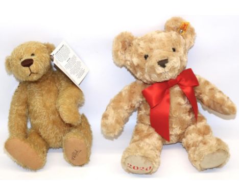 Steiff 2020 Cosy Year teddy bear with red ribbon, and a Gund Cliff Richard charity teddy bear by Susan Johnson, max. H34cm (2