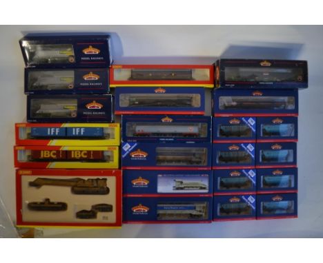 Collection of 22 boxed OO gauge railway goods wagons to include Hornby and Bachmann (including 2 piece Bachmann 37-302B Inter