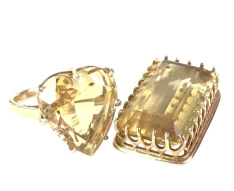 TOPAZ RING, NINE CARAT GOLD along with a topaz set brooch (2)Qty: ring 5g 