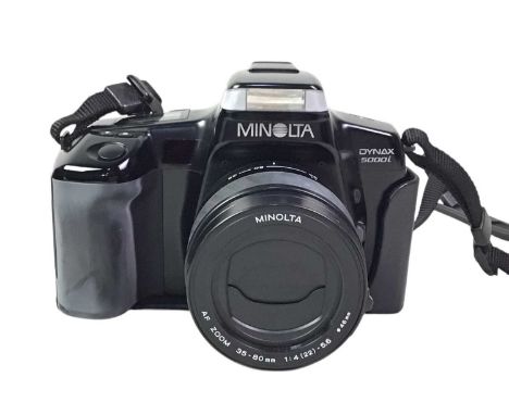 COLLECTION OF VINTAGE CAMERAS, including Minolta, Bessa and one other, with carry bag