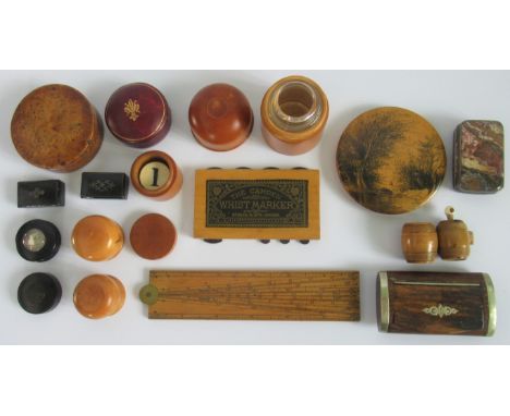 A Birmingham silver and agate snuff box, a Mulberry snuff box and other related items of treen.