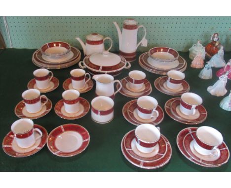 An 'Elizabethan' dinner, tea and coffee service, comprising: dinner plates, dessert bowls, teapot, coffee pot, tureen, coffee